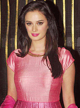 Evelyn Sharma