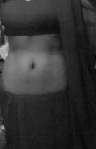 saree below navel