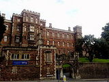 Queen Elizabeth's Hospital